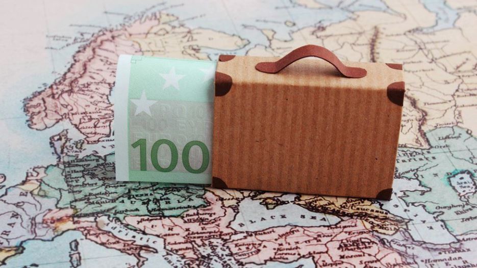 Remitancat thyejnë rekord historik, emigrantët dërguan gati 1 mld euro në 2024